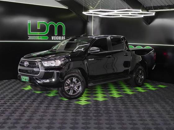 TOYOTA HILUX 2.8 D-4D TURBO DIESEL CD GR-S 4X4 AUTOMÁTICO TOYOTA HILUX 2.8 D-4D TURBO DIESEL CD GR-S 4X4 AUTOMÁTICO